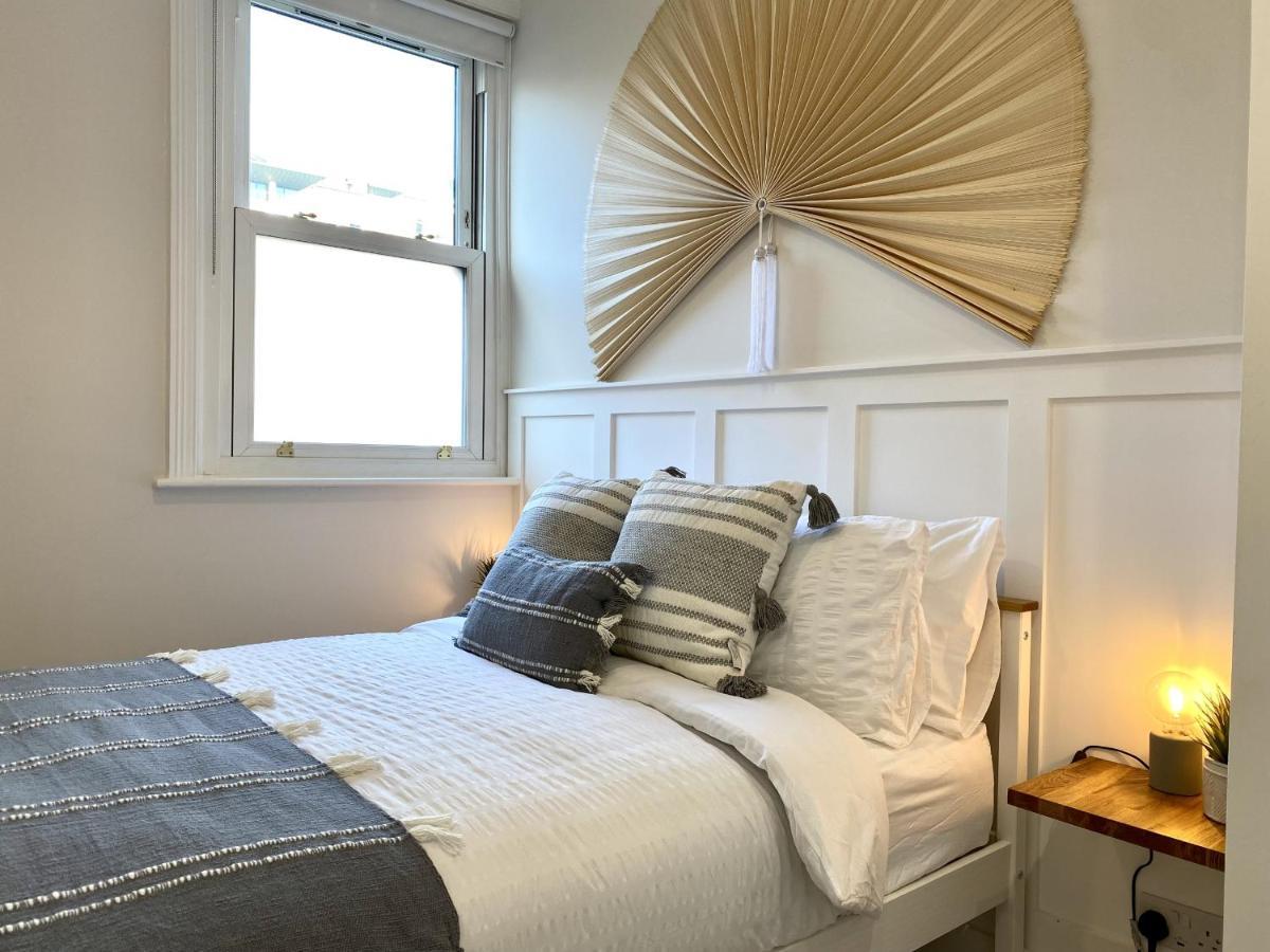 Stunning Beach Themed 2 Bed Apartment Bournemouth Exterior photo