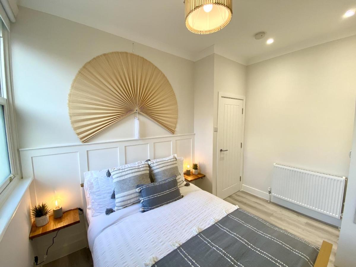 Stunning Beach Themed 2 Bed Apartment Bournemouth Exterior photo