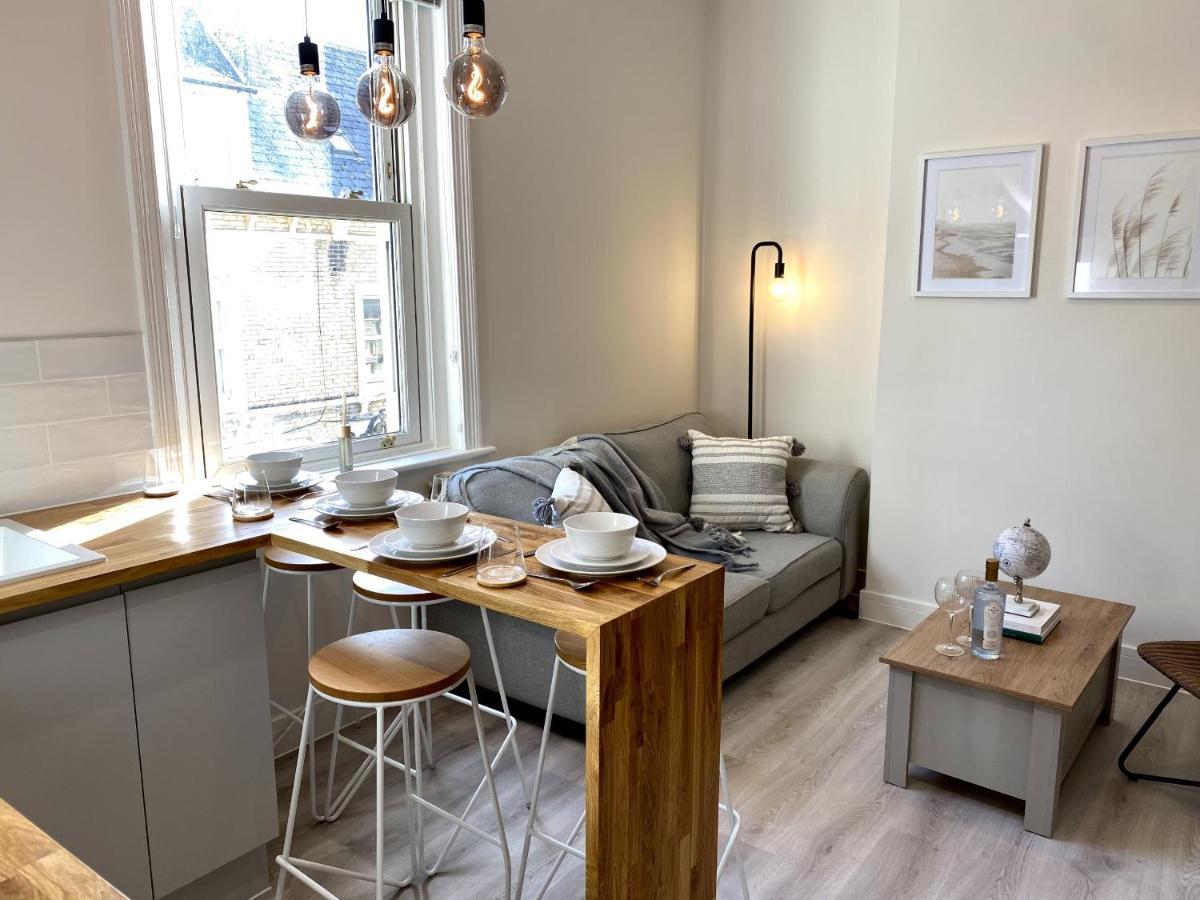 Stunning Beach Themed 2 Bed Apartment Bournemouth Exterior photo