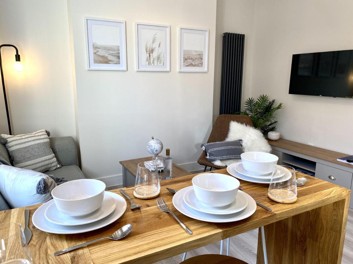 Stunning Beach Themed 2 Bed Apartment Bournemouth Exterior photo